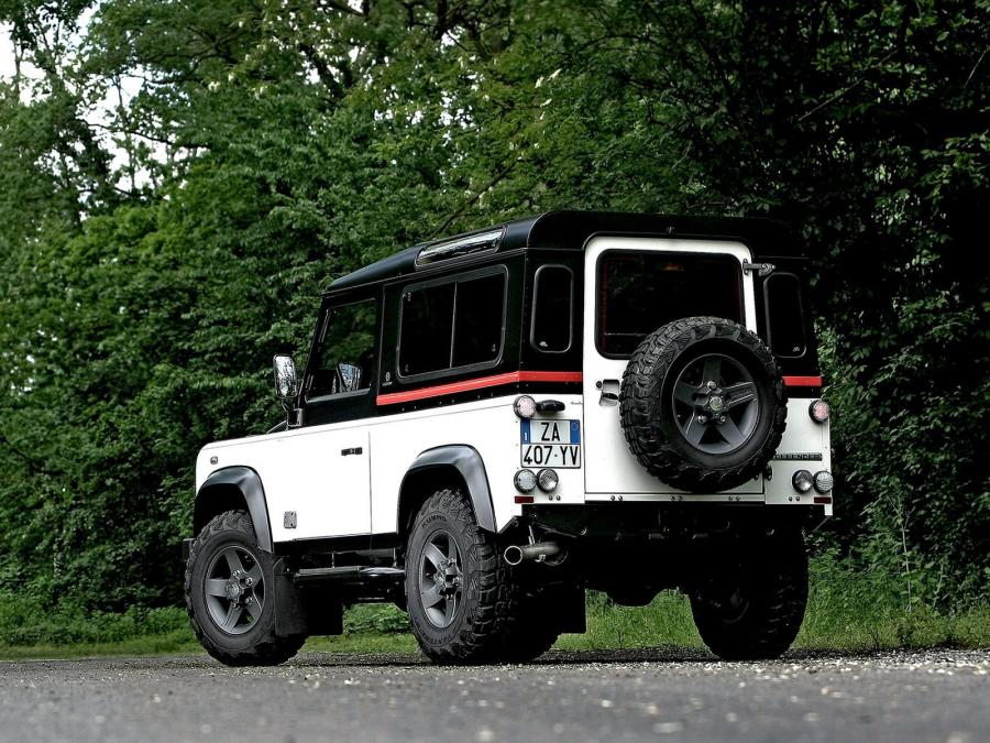  Land Rover Defender 90 by Aznom 2010 года  (фото 36 из 43)